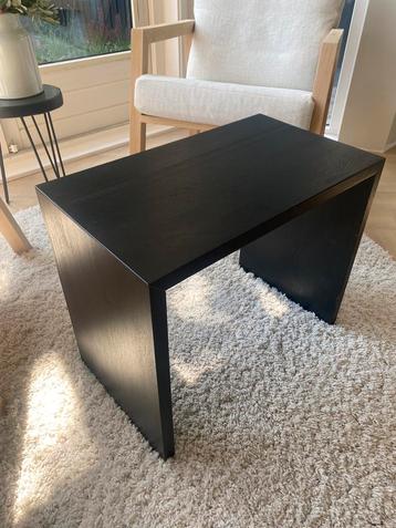 Massief eiken zwarte bijzettafel beschikbaar voor biedingen