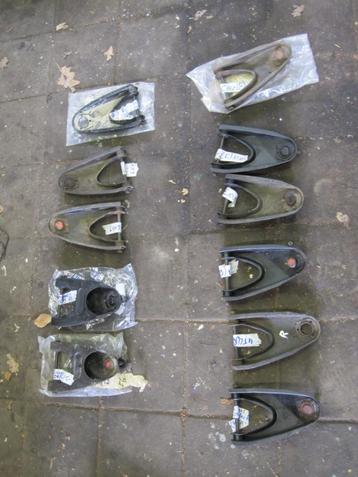 Bovenste draagarmen (Triangels) voor de Renault 4 R4 F4 F6 beschikbaar voor biedingen