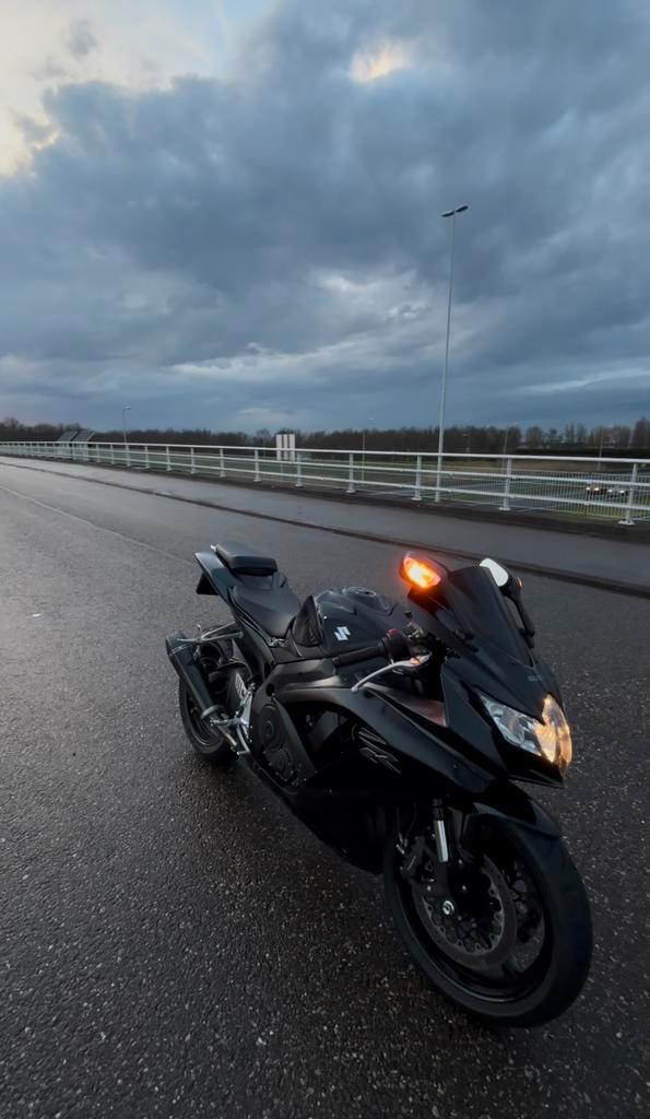 Suzuki gsxr 750, k7, Motoren, Motoren | Suzuki, Particulier, Super Sport, meer dan 35 kW, Minimaal motorrijbewijs A2, Ophalen