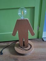 Kartonnen lamp in mens figuur., Ophalen of Verzenden, Zo goed als nieuw, Overige materialen, Minder dan 50 cm