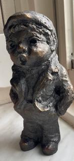 Truus Coumans - Jongen met Pet - Bronzen Beeld, Ophalen of Verzenden