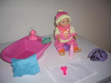 baby born met bad en acc beschikbaar voor biedingen