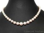 14151 Mooi Oplopend Parel Collier 18k Sluiting Met Briljant, Wit, Ophalen of Verzenden, Zo goed als nieuw, Met edelsteen
