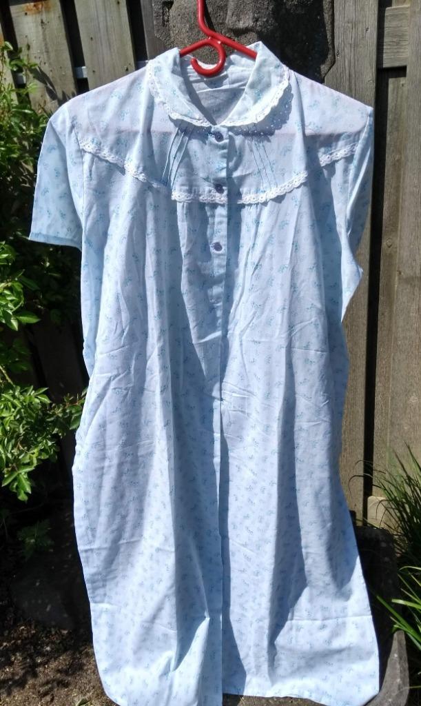 Vintage nachthemd pyjama blauw bloemen maat 46/48 (BP27), Kleding | Dames, Pyjama's, Zo goed als nieuw, Maat 46/48 (XL) of groter
