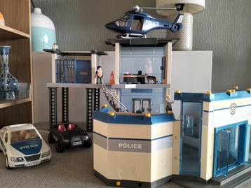 Playmobil Politiebureau met Helikopter beschikbaar voor biedingen