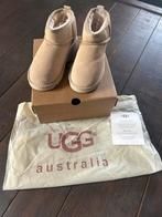 UGG ultra mini sand maat 39, UGG, Beige, Lage of Enkellaarzen, Nieuw