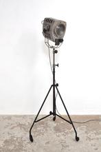 Vintage industriële theaterspot spot filmspot op statief, Ophalen of Verzenden, Gebruikt, 150 tot 200 cm