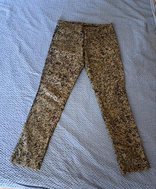 Carhartt Legergroene Broek – W30 L32, Kleding | Heren, Broeken en Pantalons, Gedragen, Maat 48/50 (M), Groen, Ophalen of Verzenden