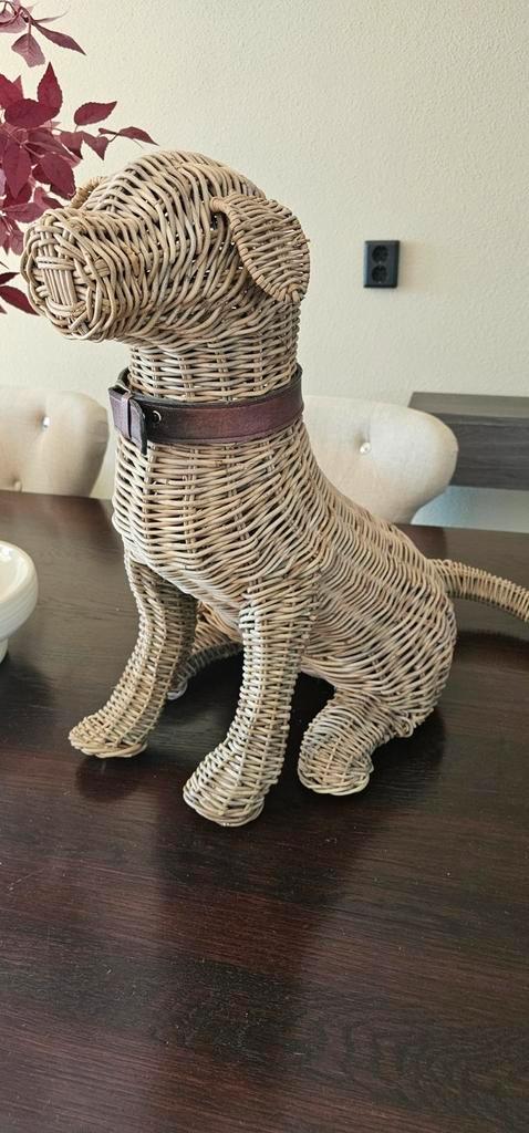 TE KOOP VAN RIVIERA MAISON RATTAN DOG, Huis en Inrichting, Woonaccessoires | Overige, Zo goed als nieuw, Ophalen