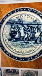Delfts blauw bord met afbeelding Friese touwfabriek, Ophalen of Verzenden