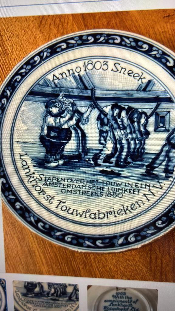 Delfts blauw bord met afbeelding Friese touwfabriek, Antiek en Kunst, Antiek | Wandborden en Tegels, Ophalen of Verzenden