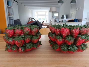 Aardbeien potten: Wants&Needs Bloempot Strawberry Rood beschikbaar voor biedingen