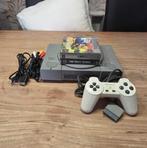 Sony Playstation 1 met 2 games en 1 controller, Spelcomputers en Games, Ophalen of Verzenden, Zo goed als nieuw, Zwart, Met 1 controller