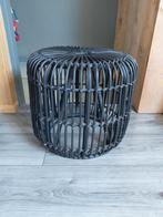 Zwarte rotan poef, bijzettafel, bohemian, Huis en Inrichting, Banken | Voetenbanken en Poefen, Ophalen, 50 tot 75 cm, 50 tot 75 cm