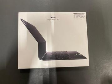 Apple iPad Magic Keyboard AZERTY Pro 13 inch beschikbaar voor biedingen