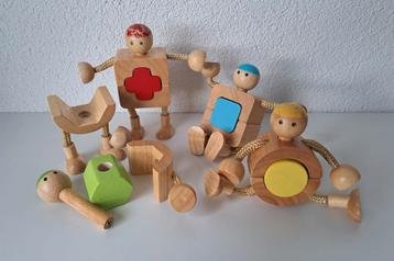 Houten bouw/ vormen poppetjes, flexi armen/ benen beschikbaar voor biedingen