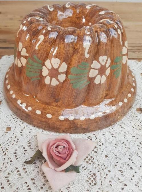 Grote zware bruine Franse keramieke cakevorm uit de Elzas, Antiek en Kunst, Curiosa en Brocante, Ophalen of Verzenden