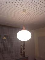 Vintage teak melkglas opaline hanglamp 60s, Huis en Inrichting, Lampen | Plafondlampen, Ophalen, Zo goed als nieuw