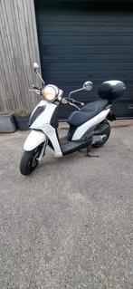 Piaggio Carnaby 300 in zeer goede staat, Fietsen en Brommers, Scooters | Piaggio, Ophalen, Overige modellen