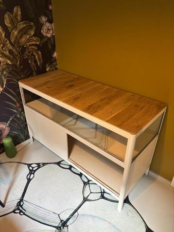 Stevige commode / kast met eikenhouten blad  beschikbaar voor biedingen
