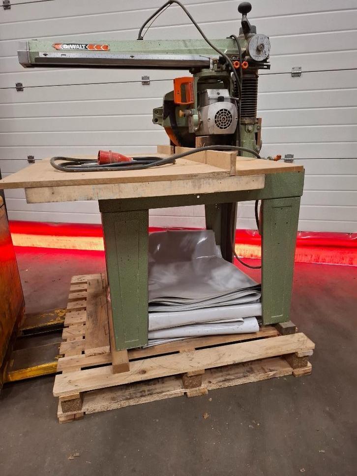 de walt afkortzaag, Doe-het-zelf en Verbouw, Gereedschap | Zaagmachines, Gebruikt, Afkortzaag, 1200 watt of meer, 70 mm of meer