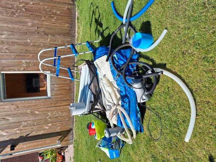 Intex zwembad met alle toebehoren en pompen, Tickets en Kaartjes, Recreatie | Pretparken en Attractieparken, Eén persoon, Overige typen