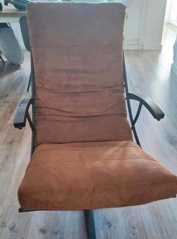 Draaifauteuil Tiberius  beschikbaar voor biedingen