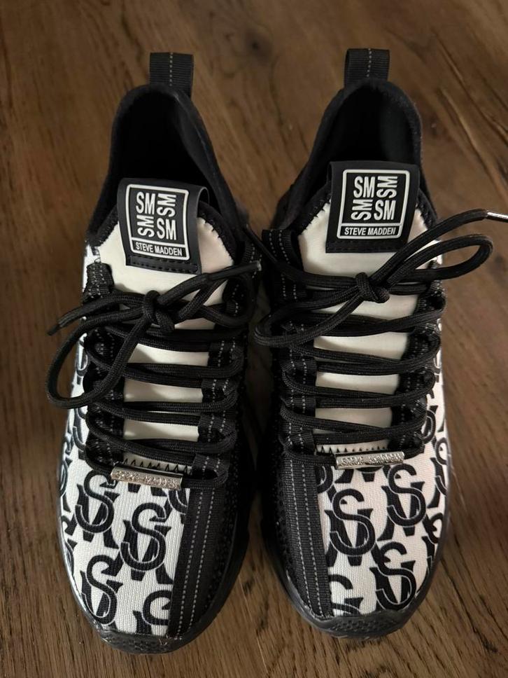 Steve madden 38, Kleding | Dames, Schoenen, Zo goed als nieuw, Sneakers of Gympen, Zwart, Ophalen of Verzenden