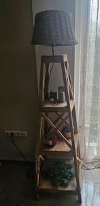 Staande houten lamp, Ophalen, Zo goed als nieuw