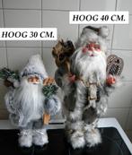 KERSTMAN GRIJS PAK, 2 STUKS, HOOG 30 EN 40 CM. I.G.S., Ophalen of Verzenden, Zo goed als nieuw