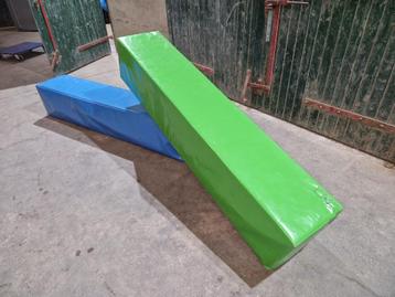 Softplay gymbank indoor speeltuin snoezelkamer prikkelarm beschikbaar voor biedingen