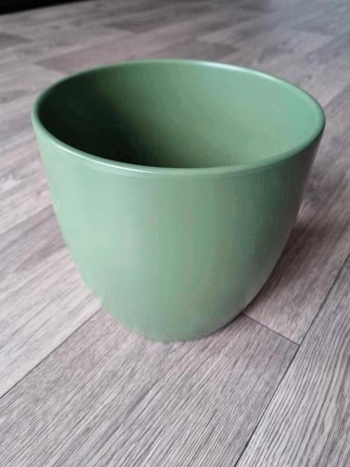 Bloempot Matgroen, Tuin en Terras, Bloempotten, Zo goed als nieuw, Aardewerk, Binnen, Balkon, Tuin, Minder dan 40 cm, Minder dan 25 cm