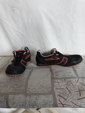 Leuke voetbalschoenen. Mt 40. Merk Kalenji beschikbaar voor biedingen