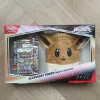 Pokémon TCG Prismatic Evolutions Accessory Pouch, Ophalen of Verzenden, Nieuw, Losse kaart
