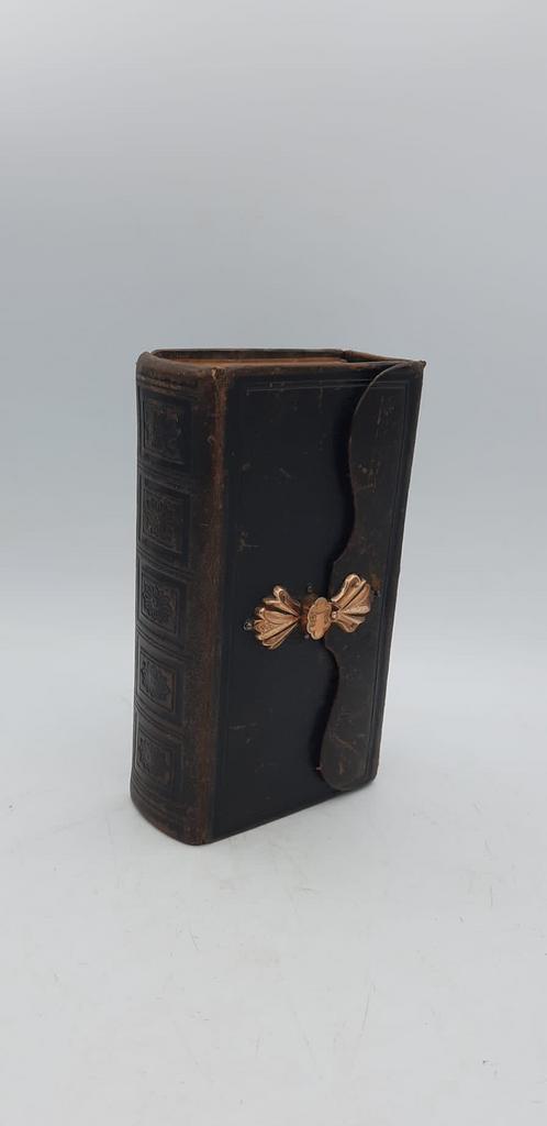 Bijbel met Gouden Sluiting, Het Nieuwe Testament - 1881, Sieraden, Tassen en Uiterlijk, Broches, Zo goed als nieuw, Overige materialen