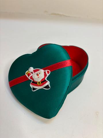 Vintage Kerst Opbergdoosje beschikbaar voor biedingen
