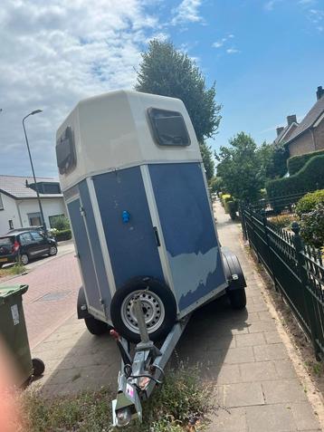 Tekoop paardentrailer 2 paards humbaur beschikbaar voor biedingen