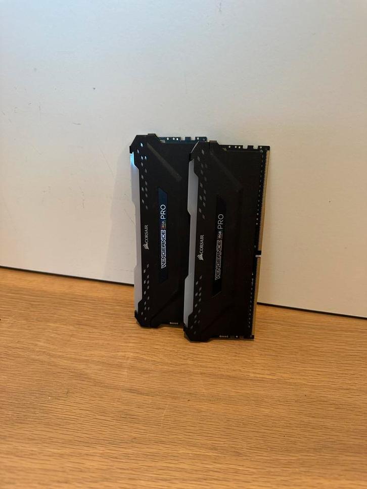 Corsair vengeance 2x 8gb 3600mhz rgb pro, Computers en Software, RAM geheugen, Zo goed als nieuw, Desktop, 16 GB, DDR4, Ophalen of Verzenden