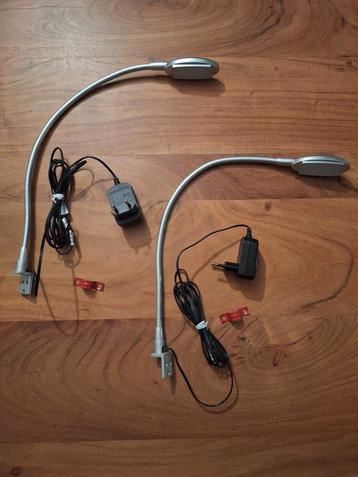 Twee bedlampen met klem beschikbaar voor biedingen