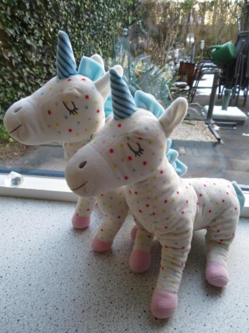 Unicorn of eenhoorn van Hema wit met stippen blauwe manen, Kinderen en Baby's, Speelgoed | Knuffels en Pluche, Zo goed als nieuw