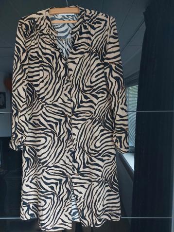 SISTERS POINT lange BLOUSE / JURK in ZEBRAPRINT NIEUWSTAAT  beschikbaar voor biedingen