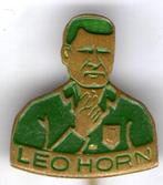 Leo Horn groen/koper voetbal scheidsrechter speldje ( Z_207), Verzamelen, Speldjes, Pins en Buttons, Verzenden, Zo goed als nieuw