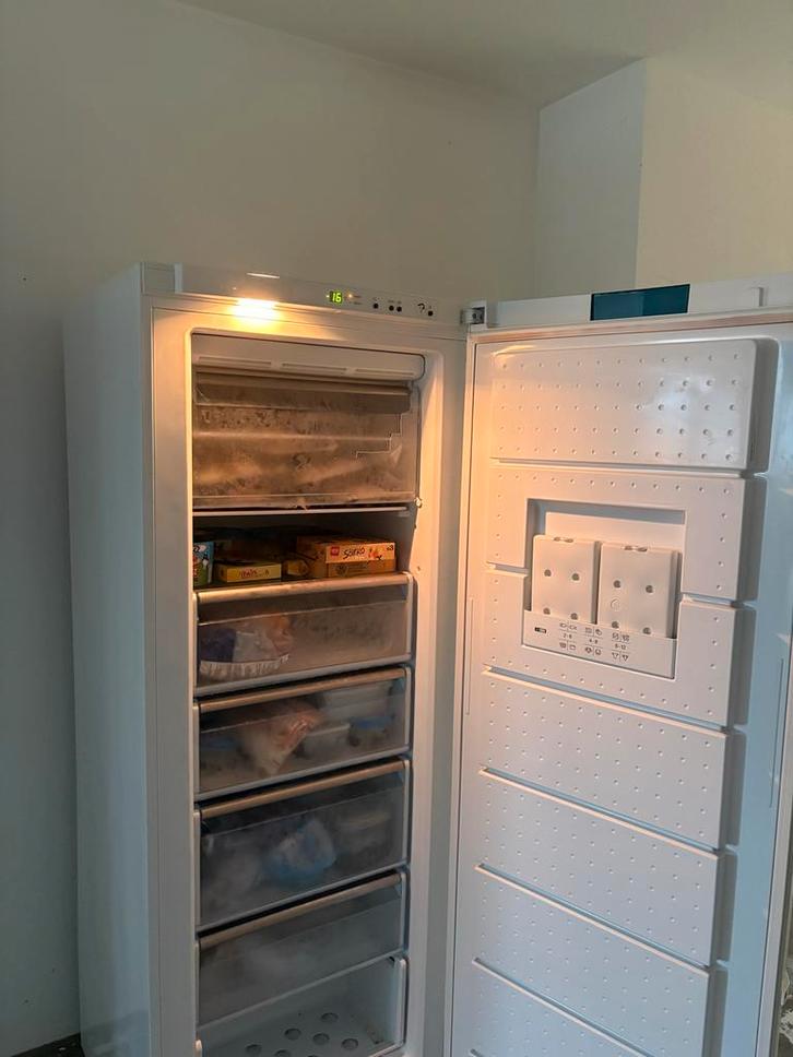 Bosch Vrieskast - 70x70x183 - Middelharnis, Witgoed en Apparatuur, Vriezers en Diepvrieskisten, Gebruikt, Vrijstaand, Vrieskast