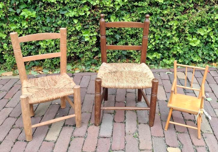 Oude houten kinderstoeltjes, poppen stoeltje 5 Euro per stuk, Antiek en Kunst, Curiosa en Brocante, Ophalen of Verzenden