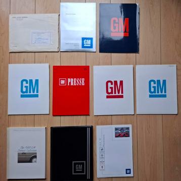 GM, 10 Persmappen, meeste met zwart wit persfoto's.  € 17,50 beschikbaar voor biedingen