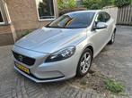 Volvo V40 1.6 D2 115PK 2014 zilvergrijs, Voorwielaandrijving, Stof, Zwart, 4 cilinders