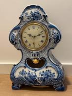 Porceleyne Fles Delft pendule klok, Antiek en Kunst, Antiek | Klokken, Verzenden