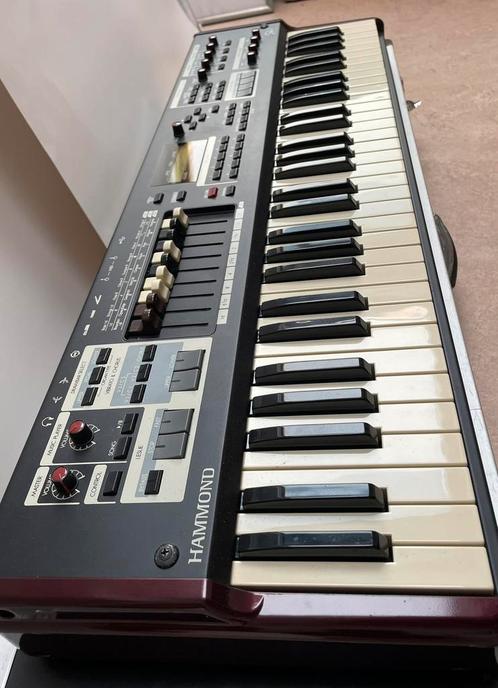 Hammond SK1 stage keyboard,kompleet met degelijke flightcase, Muziek en Instrumenten, Synthesizers, Zo goed als nieuw, 61 toetsen