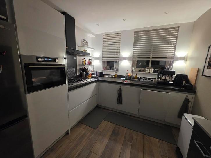 Gratis kueken zonder apparaten, Huis en Inrichting, Keuken | Complete keukens, Gebruikt, Hoekkeuken, Crème, Composiet, Ophalen