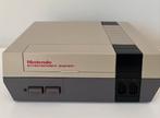 Nintendo NES console, 1 controller en benodigde kabels., Ophalen, Zo goed als nieuw, Met 1 controller